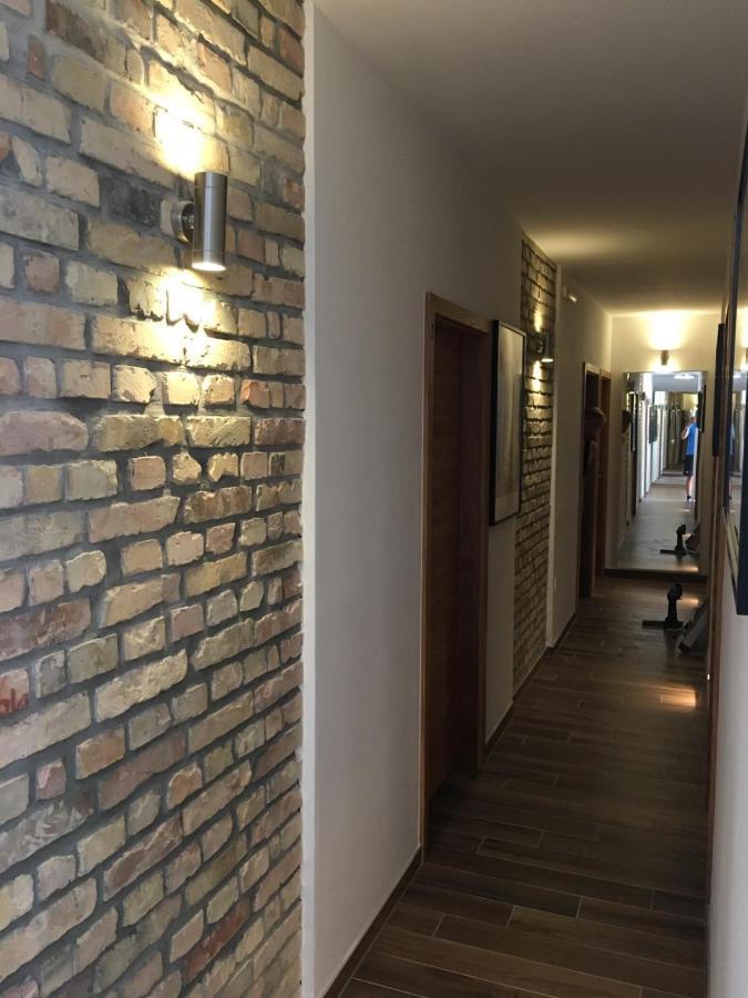 Apartment In The Heart Of Pula Bagian luar foto