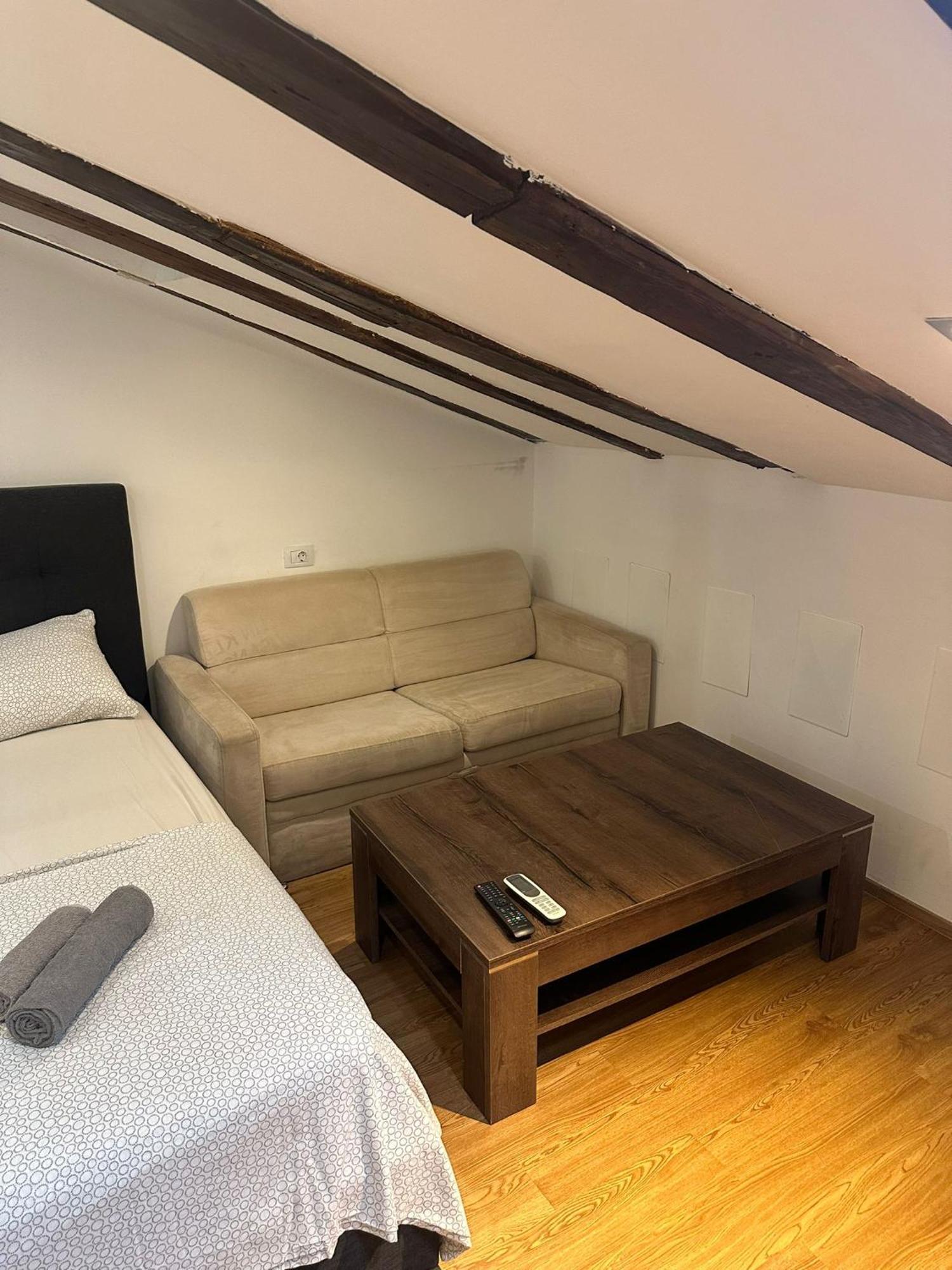 Apartment In The Heart Of Pula Bagian luar foto