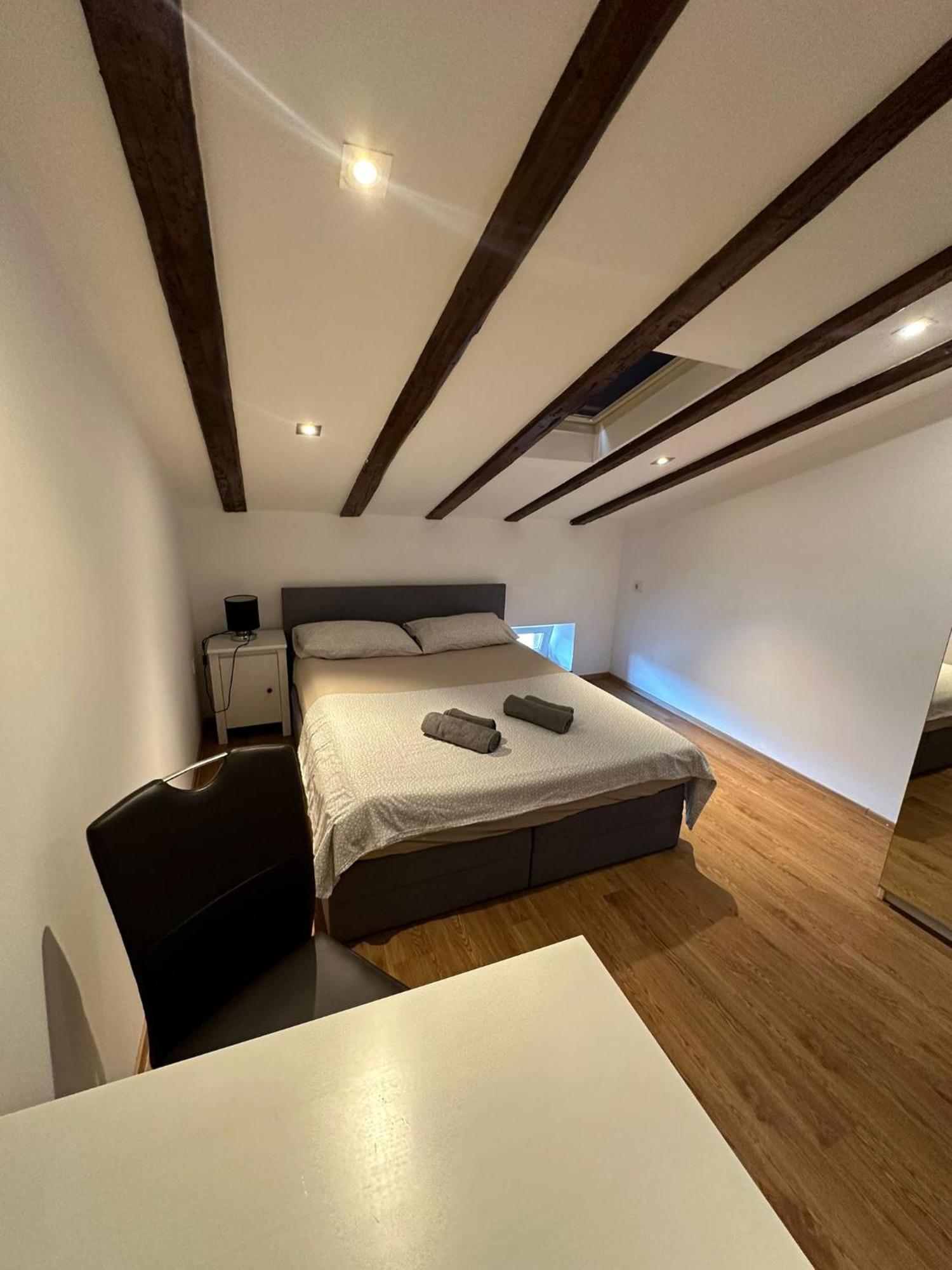 Apartment In The Heart Of Pula Bagian luar foto