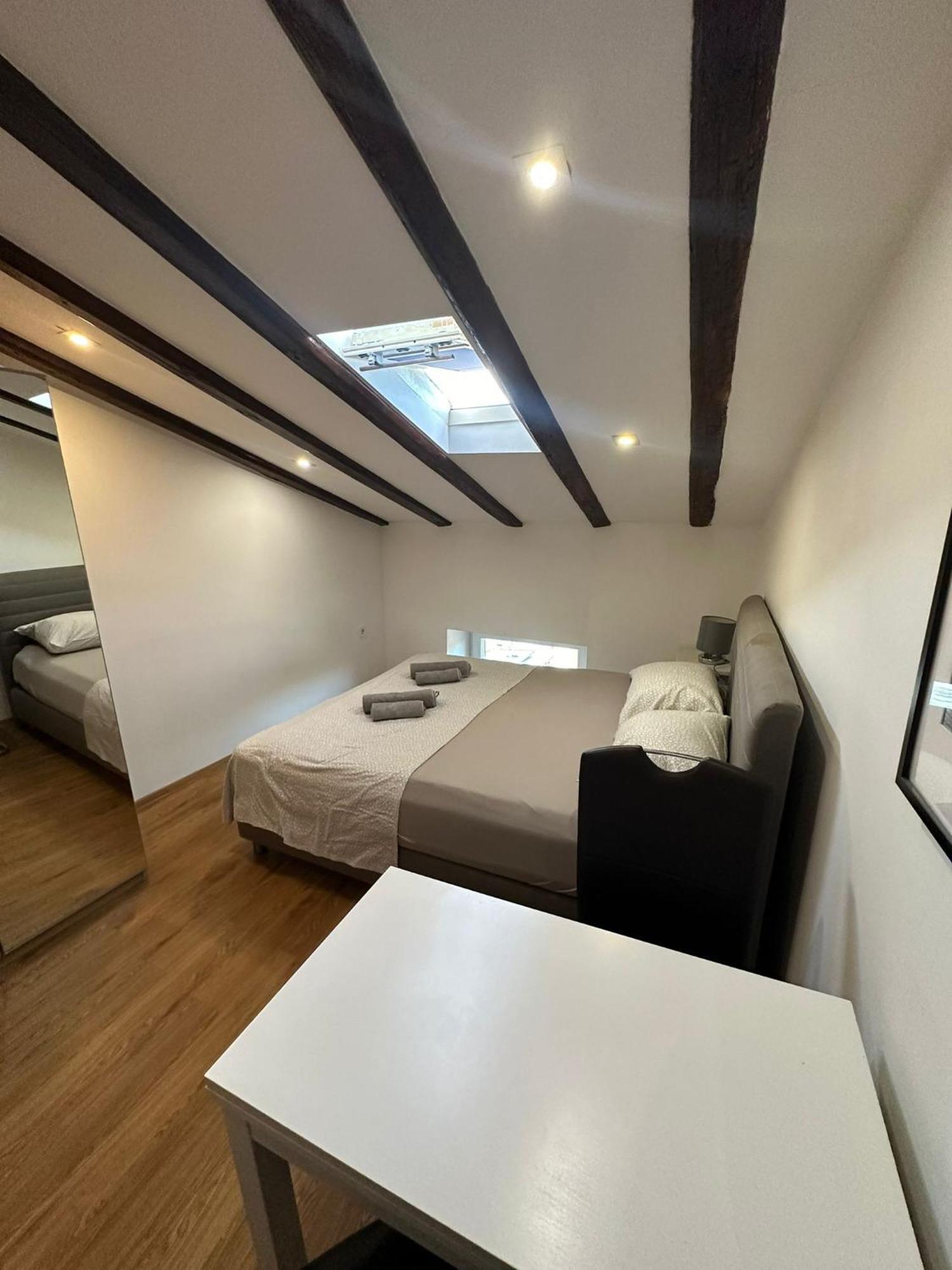 Apartment In The Heart Of Pula Bagian luar foto