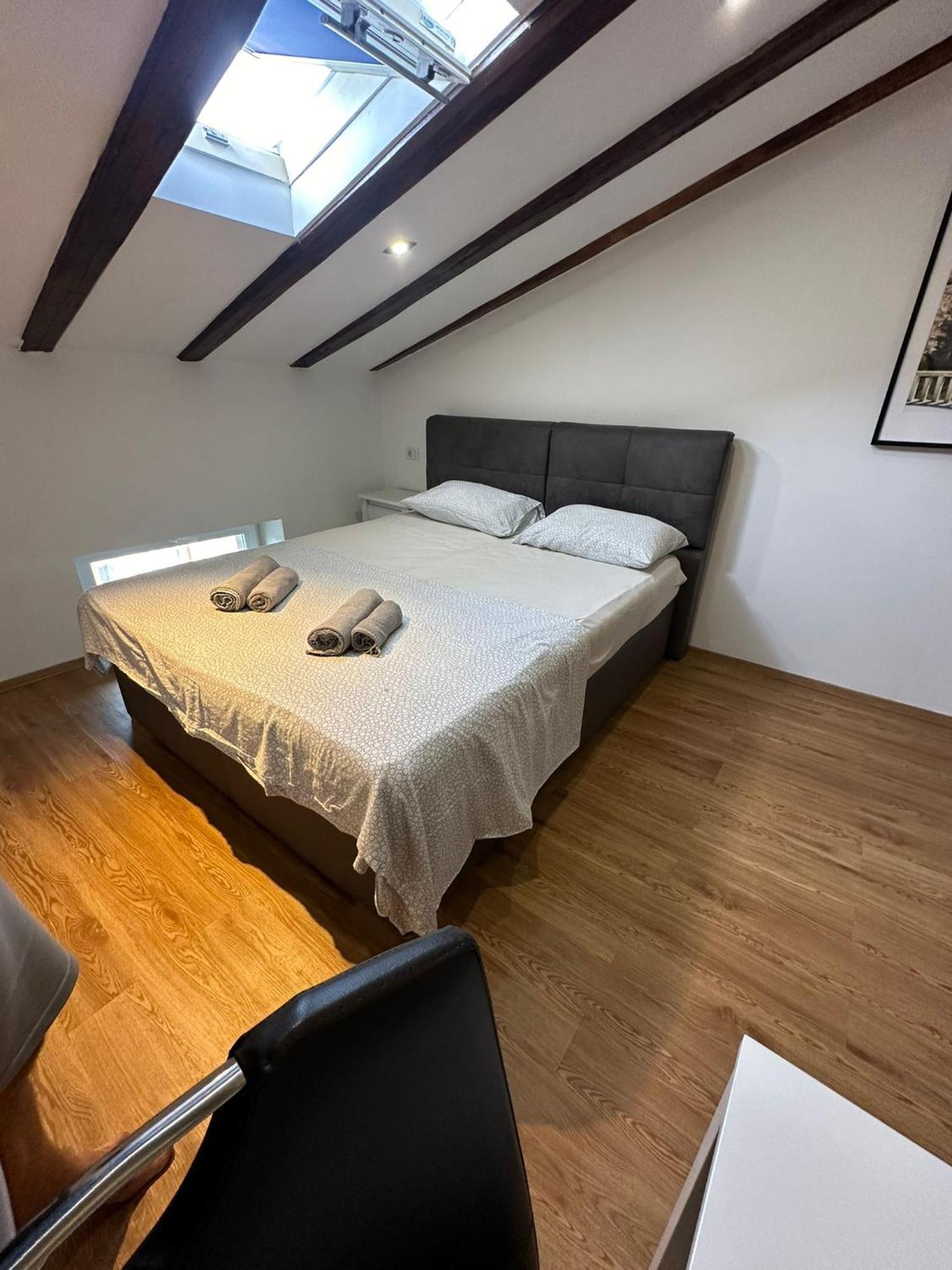 Apartment In The Heart Of Pula Bagian luar foto