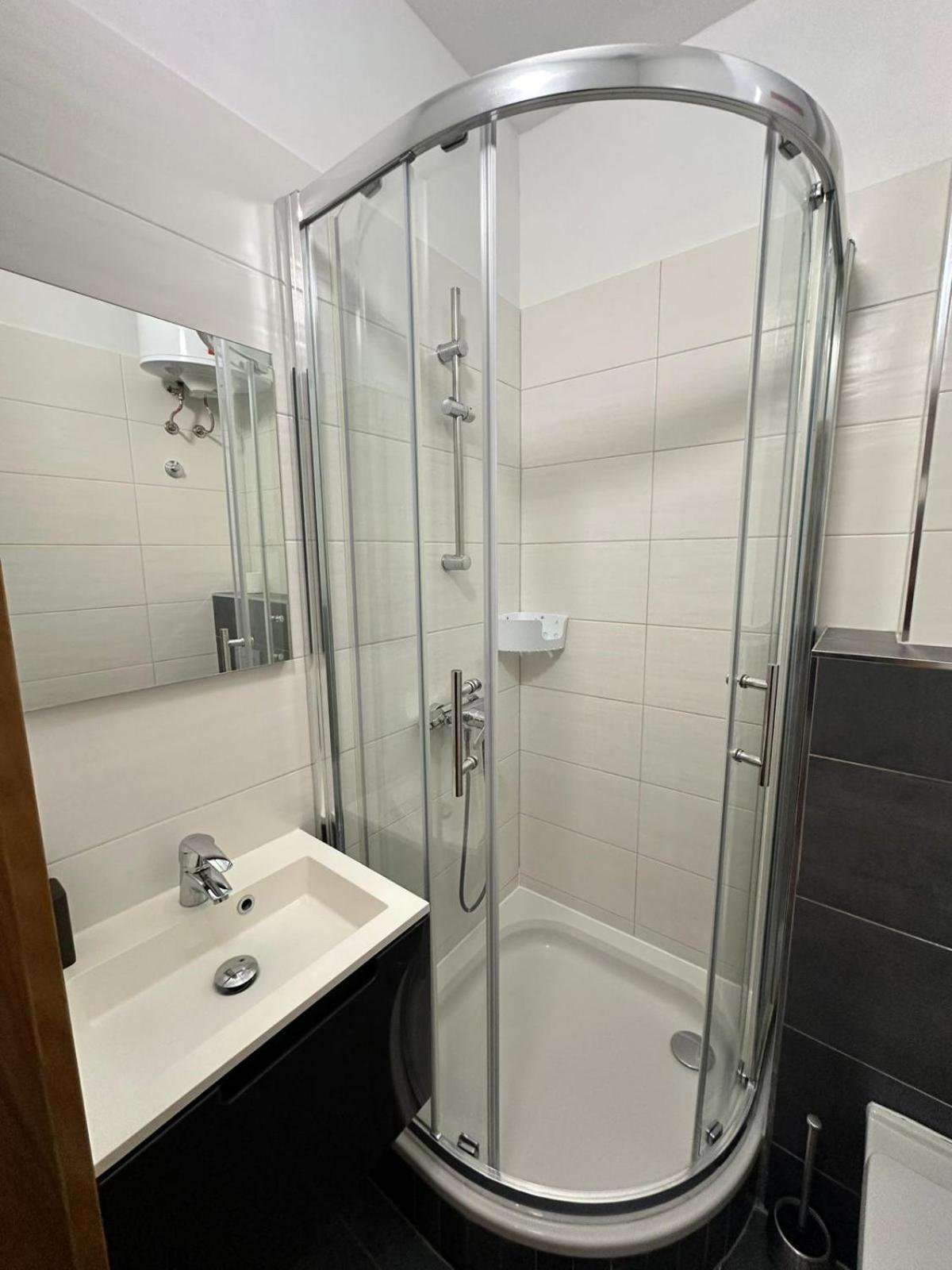 Apartment In The Heart Of Pula Bagian luar foto