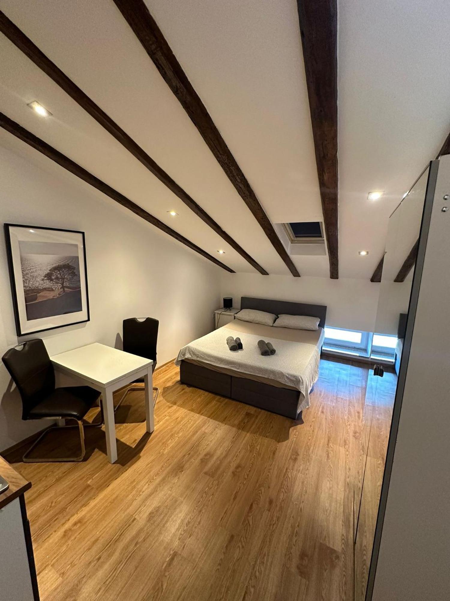 Apartment In The Heart Of Pula Bagian luar foto