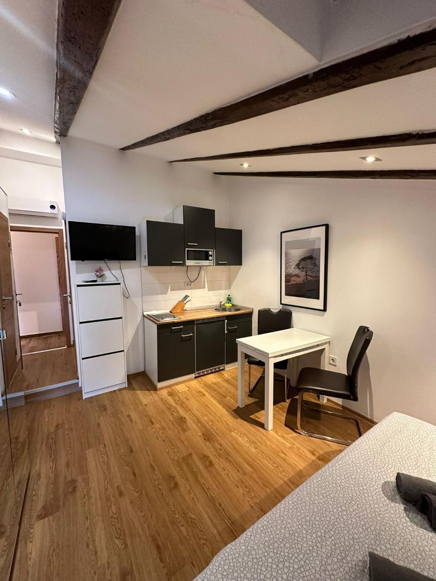 Apartment In The Heart Of Pula Bagian luar foto