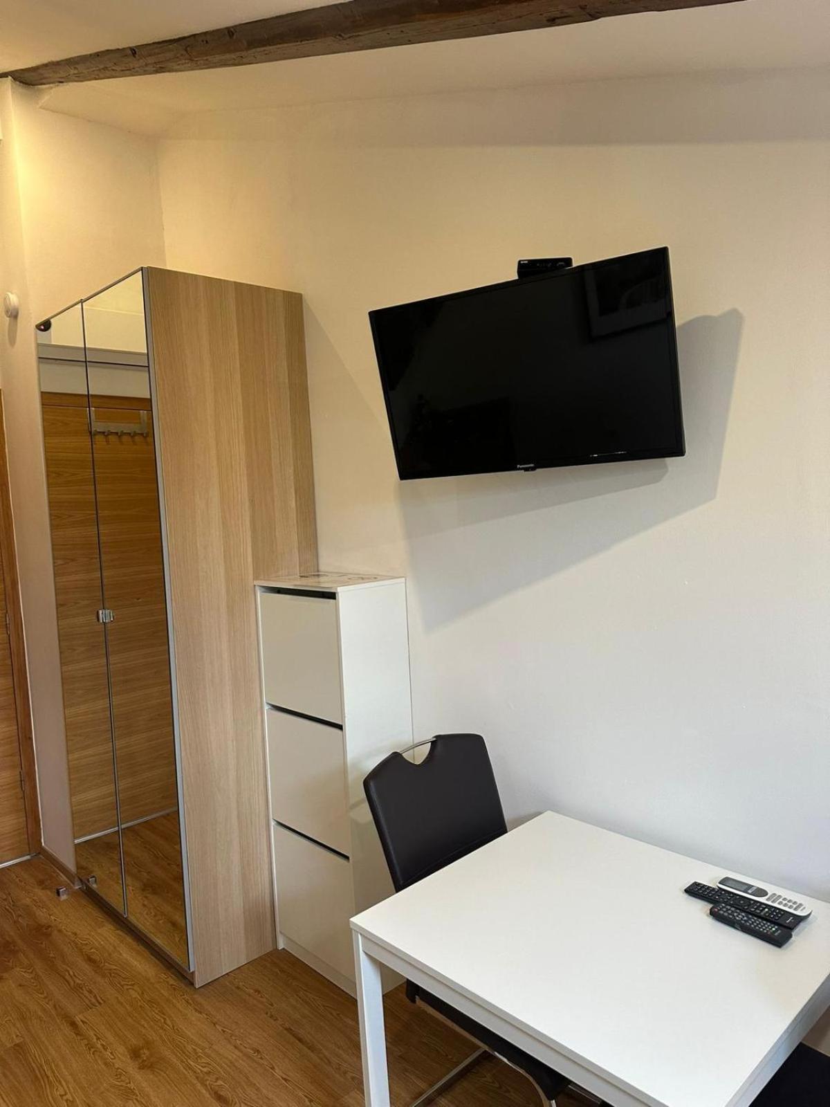 Apartment In The Heart Of Pula Bagian luar foto